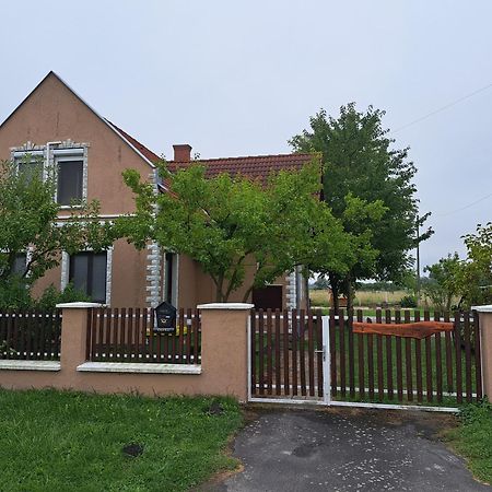 Berek Vendeghaz Fonyod Apartment Bagian luar foto